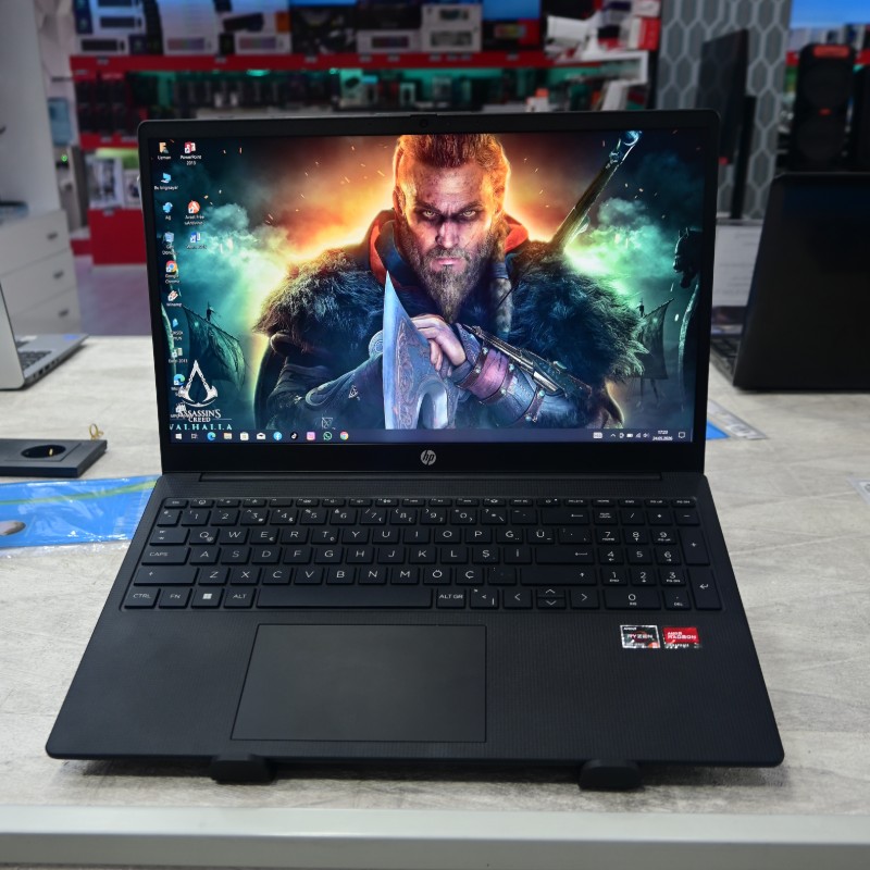 HP 8 Çekirdek işlemci 4 Gb Ekran Kartı 8 Gb Ram Oyun Bilgisayarı 